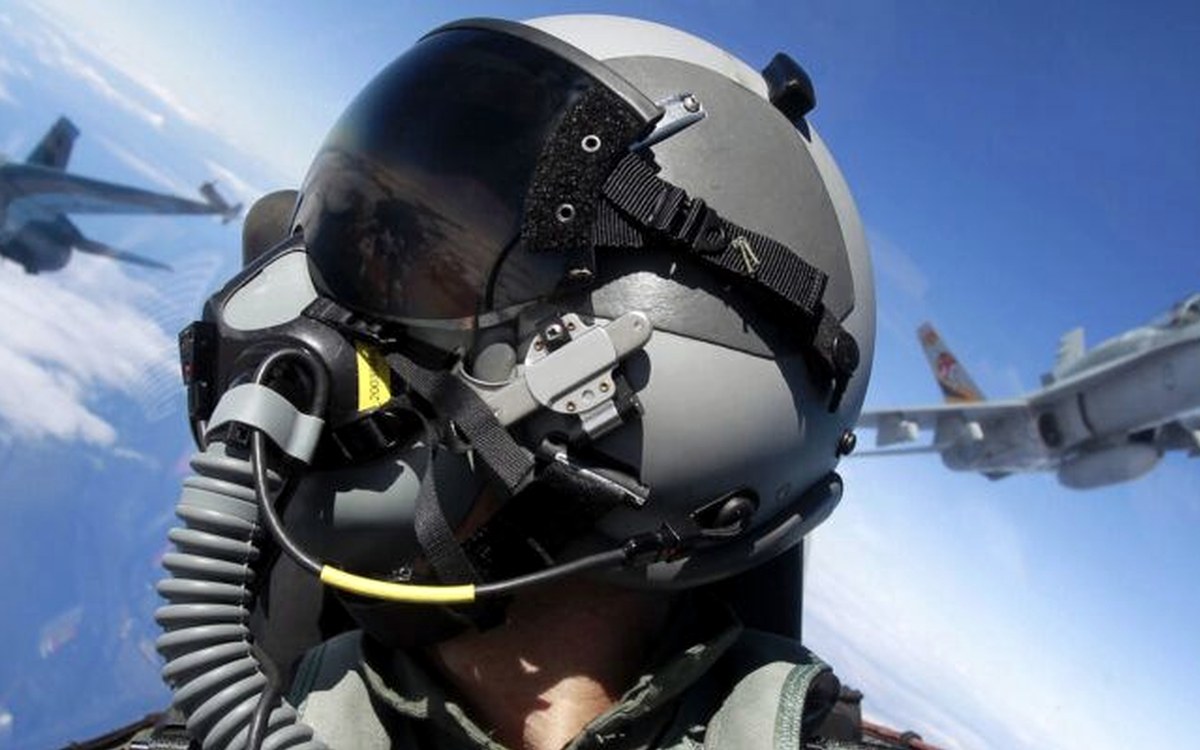 Fast-jet aircrew oxygen mask and supply hose fitted in the cockpit