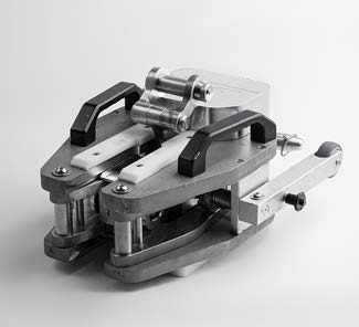JAWS extraction coupling